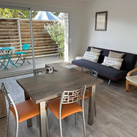 Apartment Louizanne